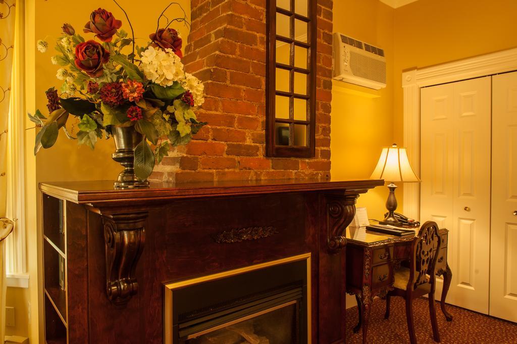 Dundee Arms Inn Charlottetown Exteriör bild