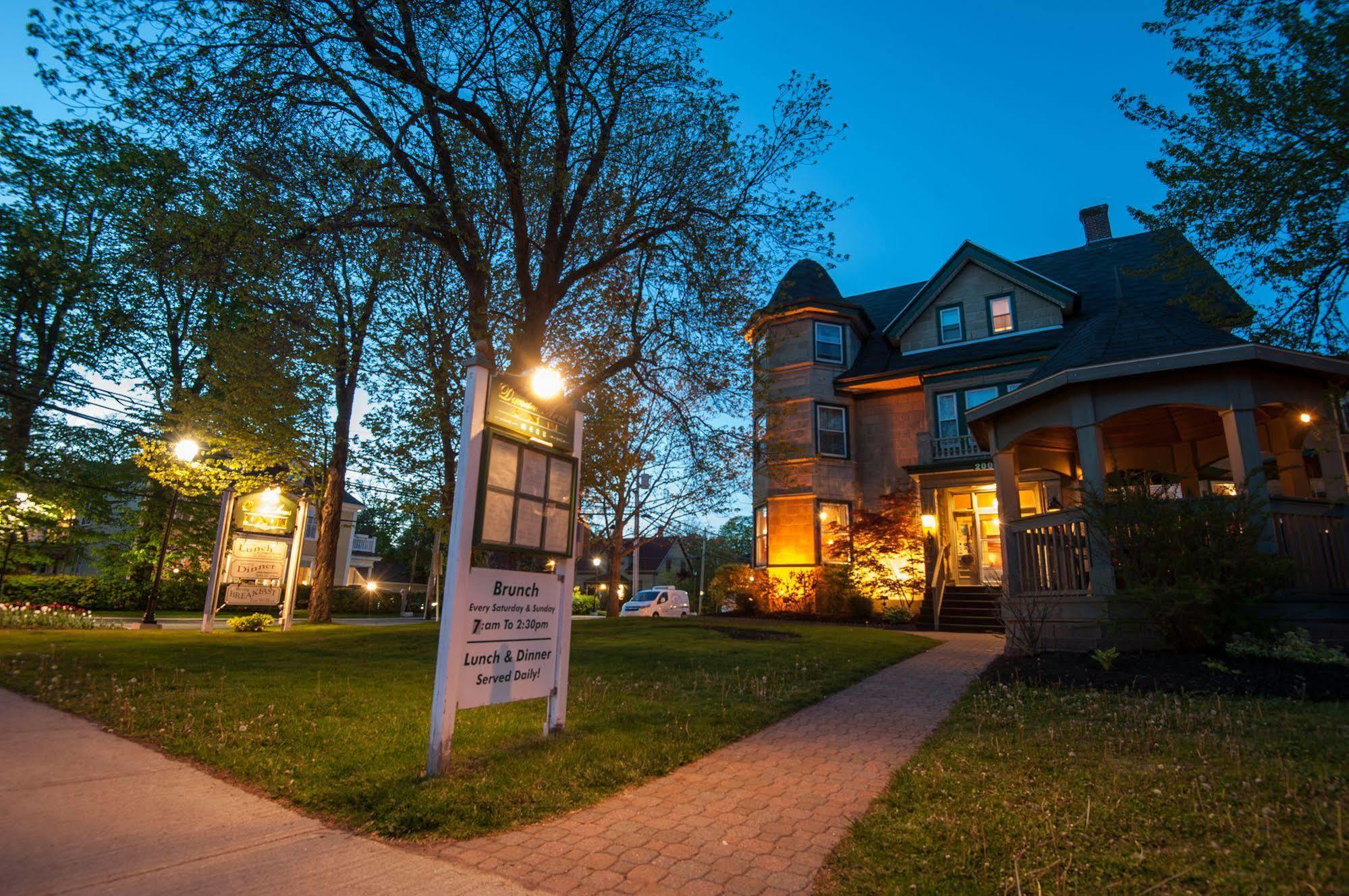 Dundee Arms Inn Charlottetown Exteriör bild