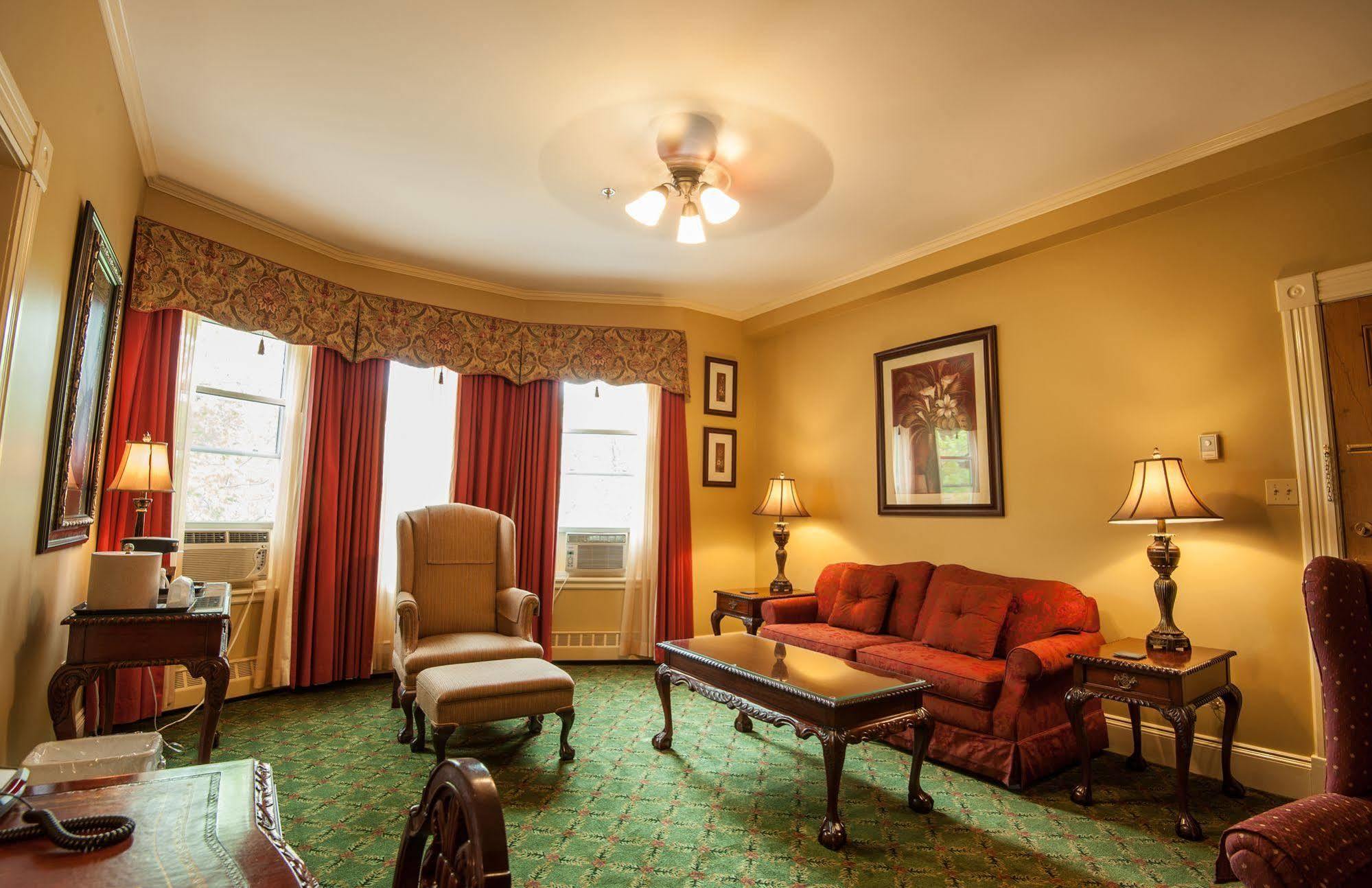 Dundee Arms Inn Charlottetown Exteriör bild